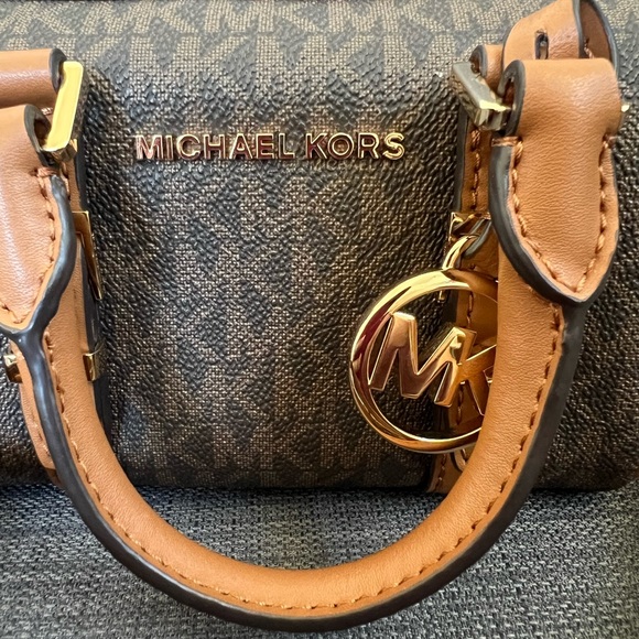 NWT MICHAEL KORS BEDFORD LEGACY EXTRA SMALL DUFFLE CROSSBODY MINI SATCHEL - Picture 5 of 11